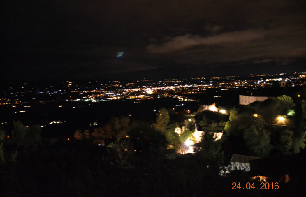 Pareidolia, lens flare, orbs: quando le foto ingannano