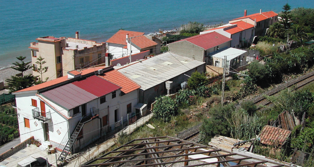 Caronia: i misteri di un paese in fiamme