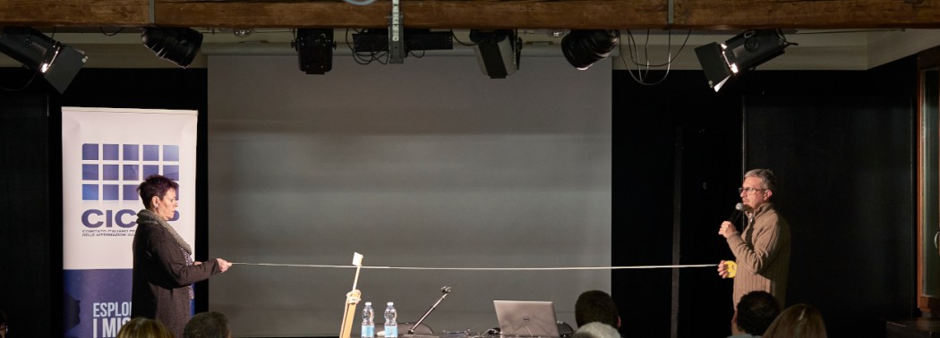 Misteri e complotti al secondo incontro del corso CICAP